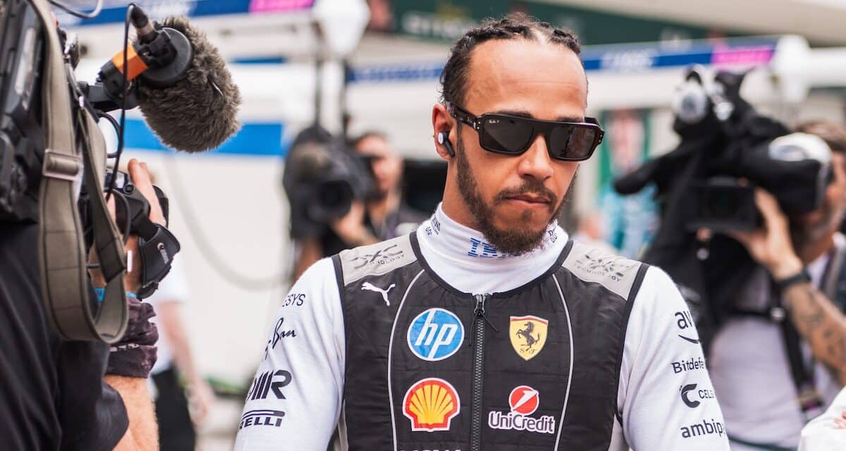 Lewis Hamiltons Krise 2025 bei Ferrari: Zwischen Anspruch und Wirklichkeit